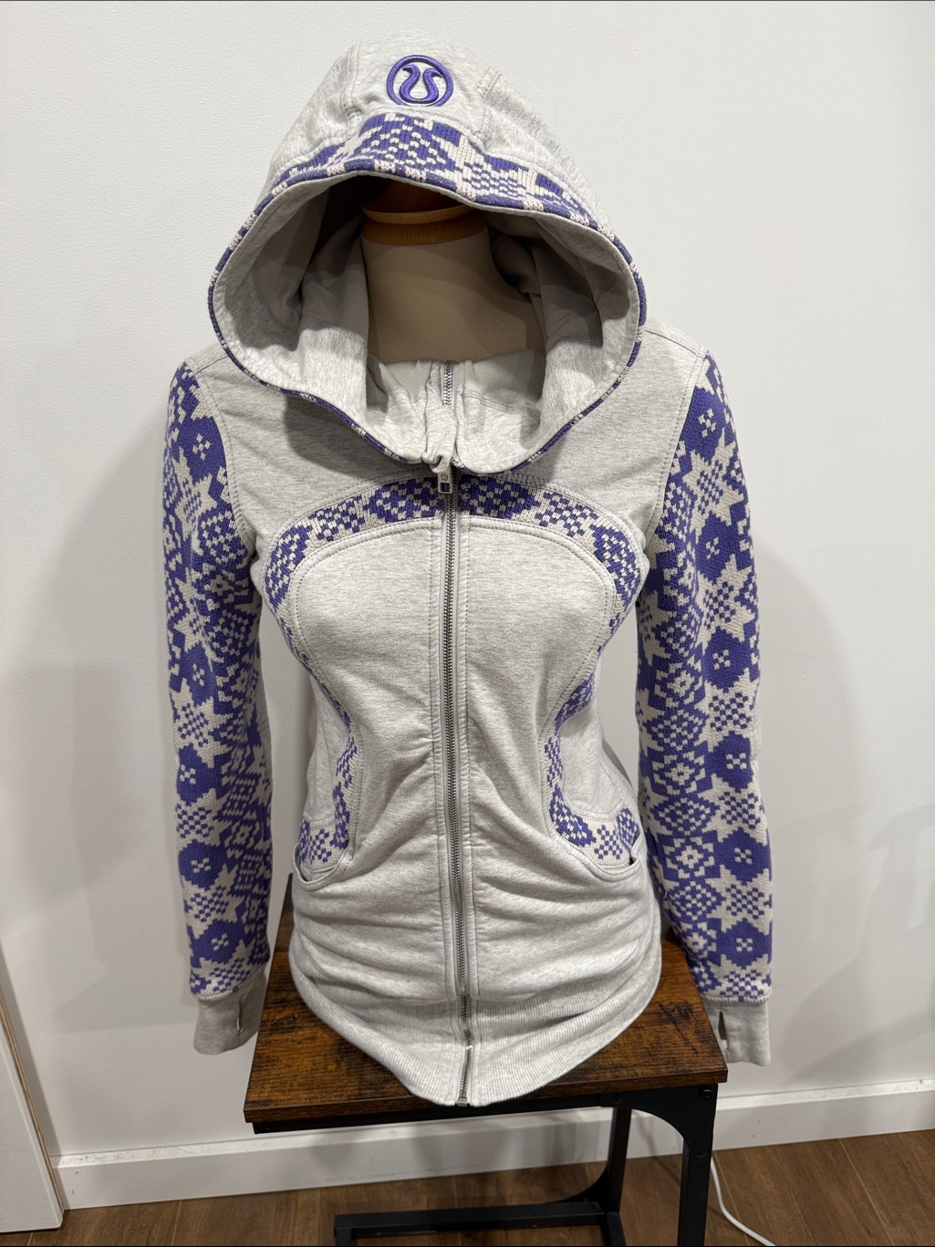 Lululemon Limited Edition Live Simply Knit Snowflake Apres Ski Scuba